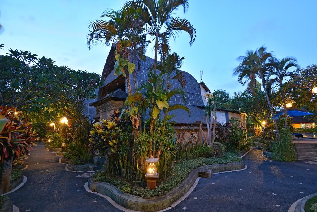 Puri Dewa Bharata & Hotel Legian (Bali)