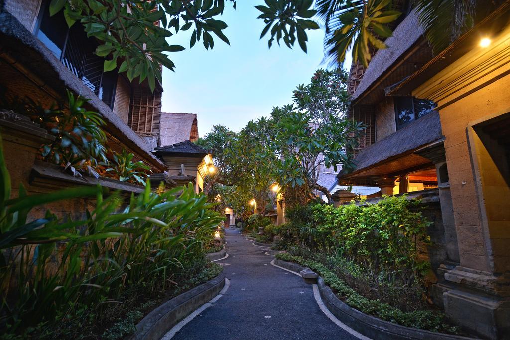Puri Dewa Bharata & 3* Legian (Bali)