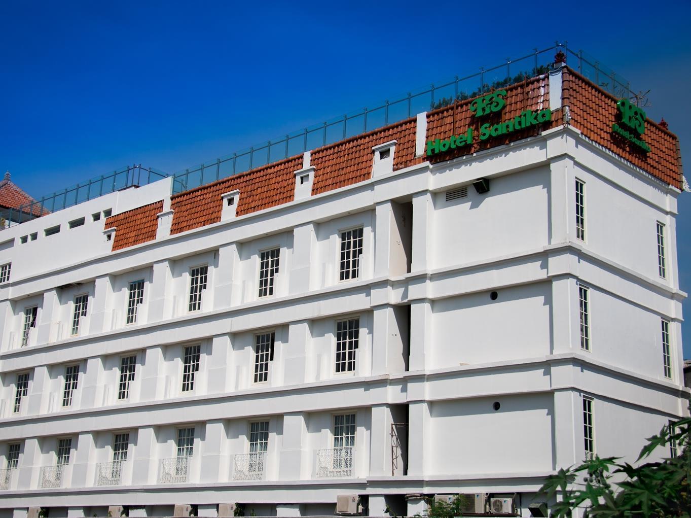 Santika Hotel 3*