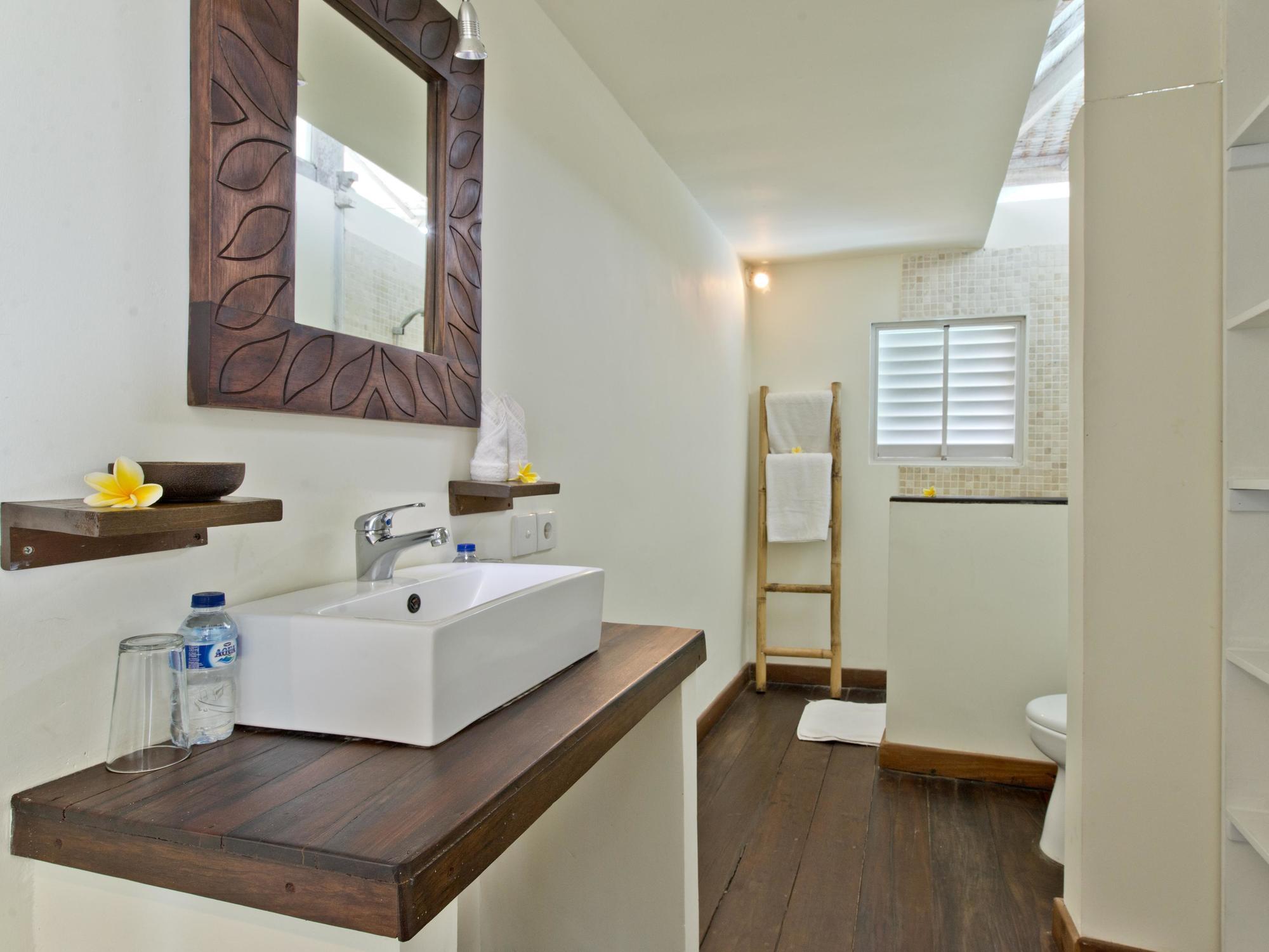 Laksmana Hideaway 2 - Surrounded By Water- 2bd With Fantastic Pool! *