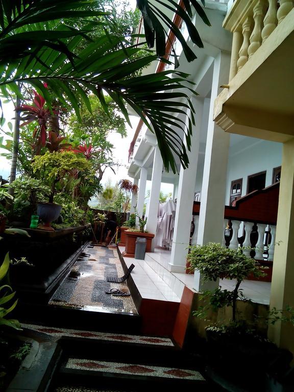 Dupa Hotel Lovina (Bali)
