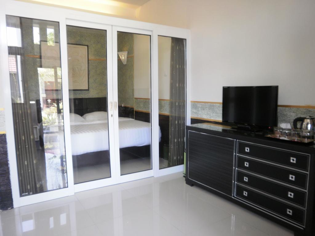Hawaii Bali Hotel *
