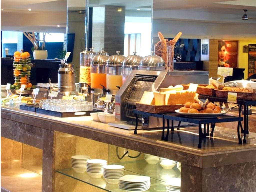 Hotel Aston Kuta And 4*