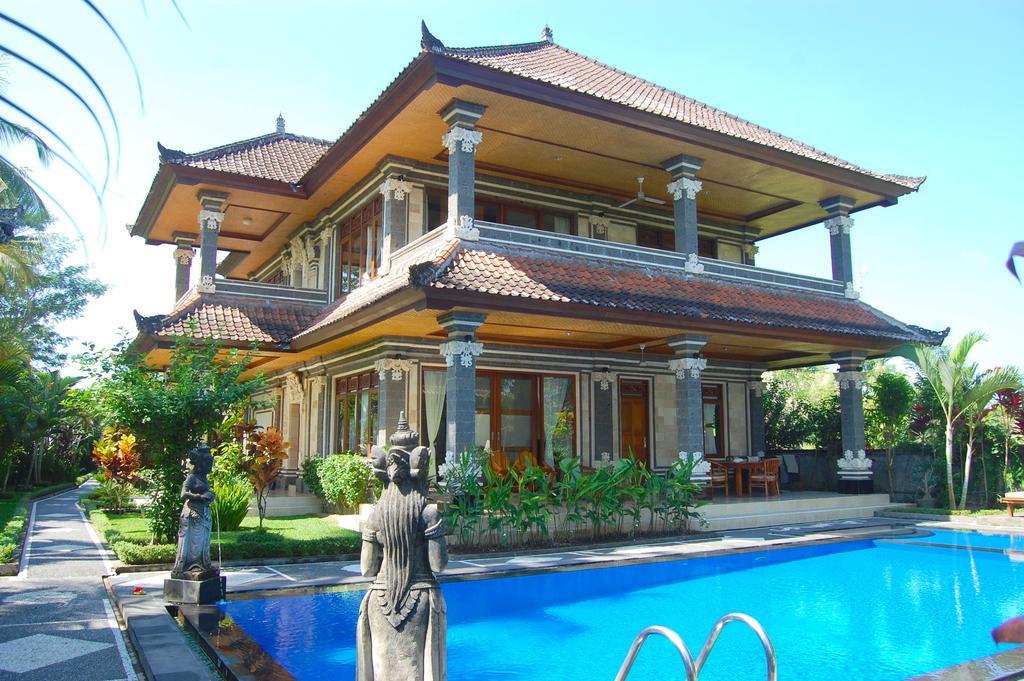 Agung Khalia