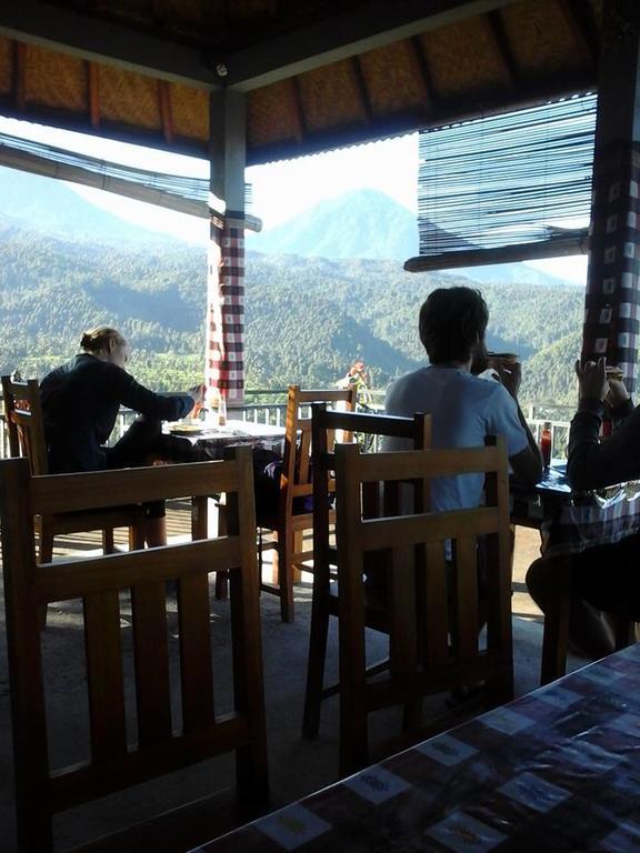 One And Warung Homestay *