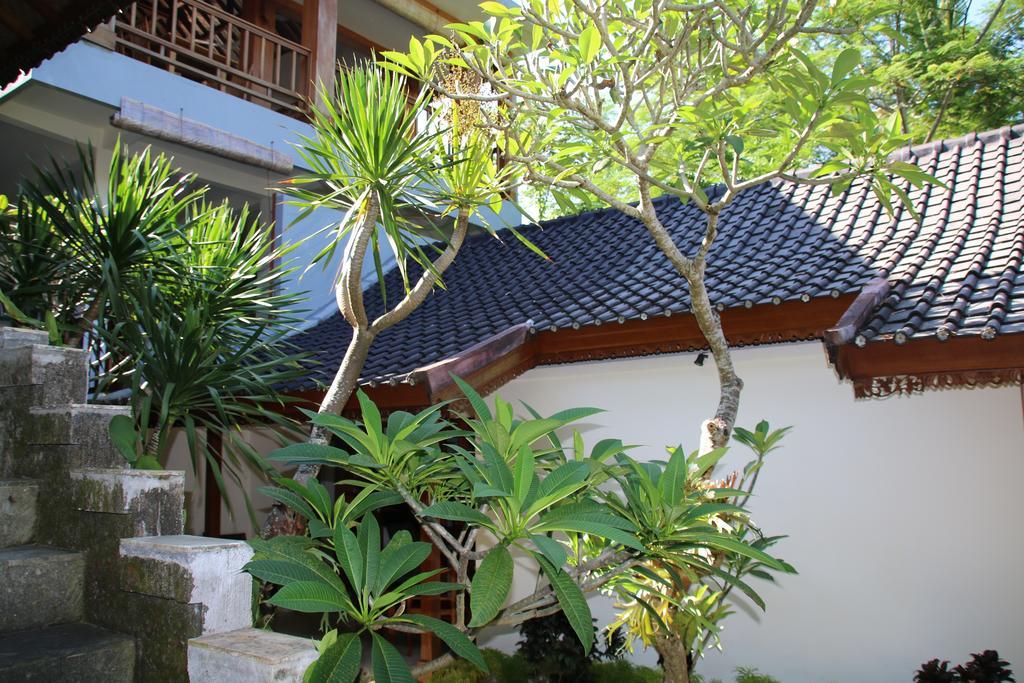 Pesantian Villa And Warung Guest house 4*
