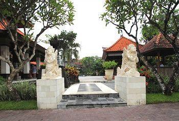 Shanti Front Hotel