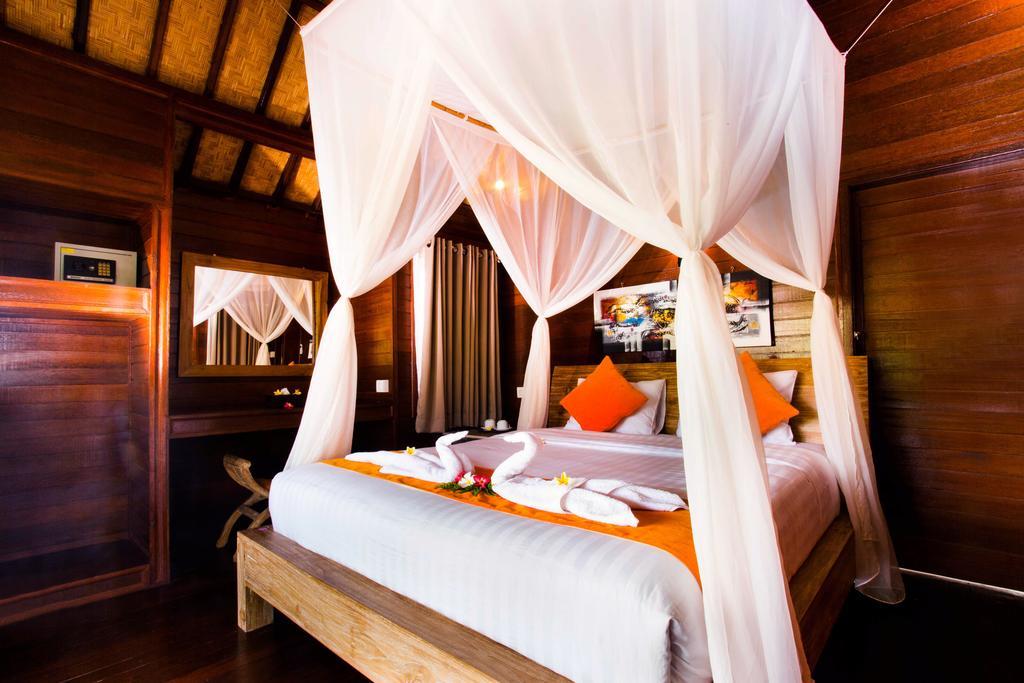 Dinatah Lembongan Villas Hotel 4*