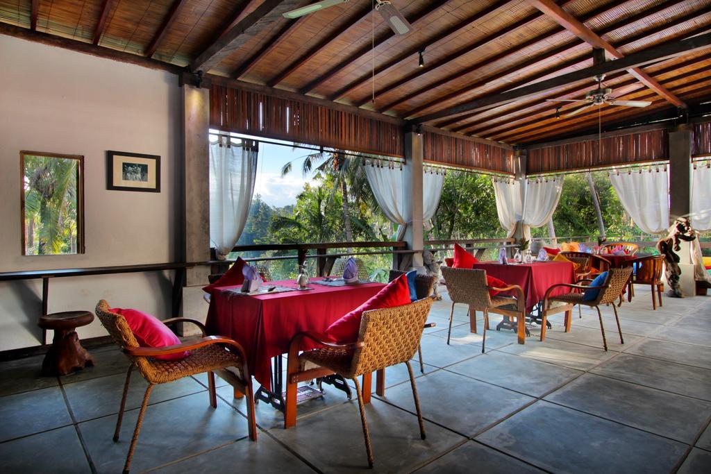 Alam Sembuwuk Holiday park 4*