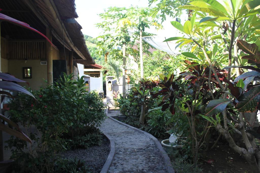 Santa Fe & Warong Homestay Amed (Bali)