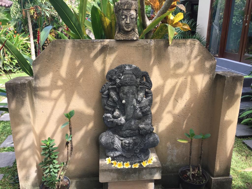 Ratna
