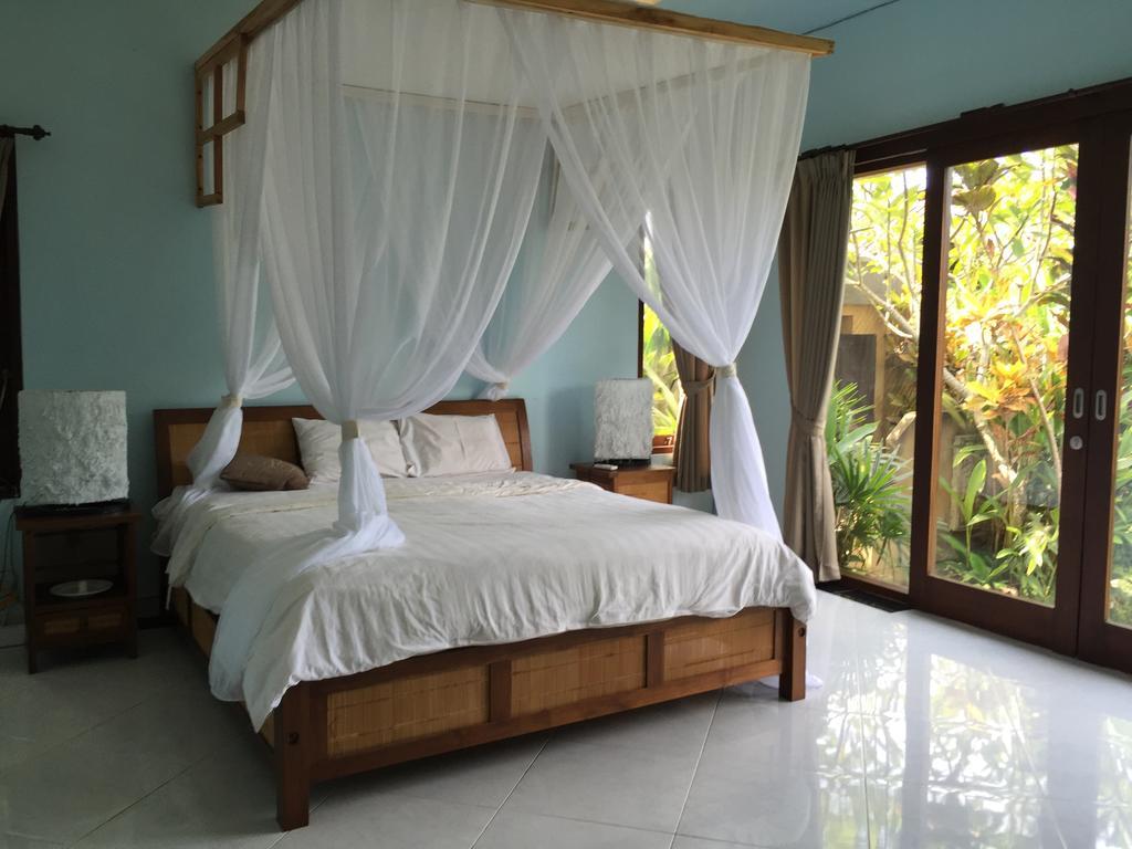Ratna Villa
