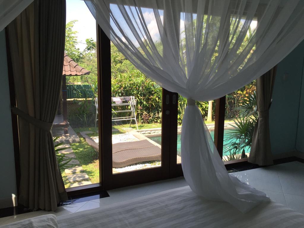 Ratna Villa *