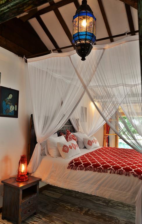 Lata Lovina (Bali)