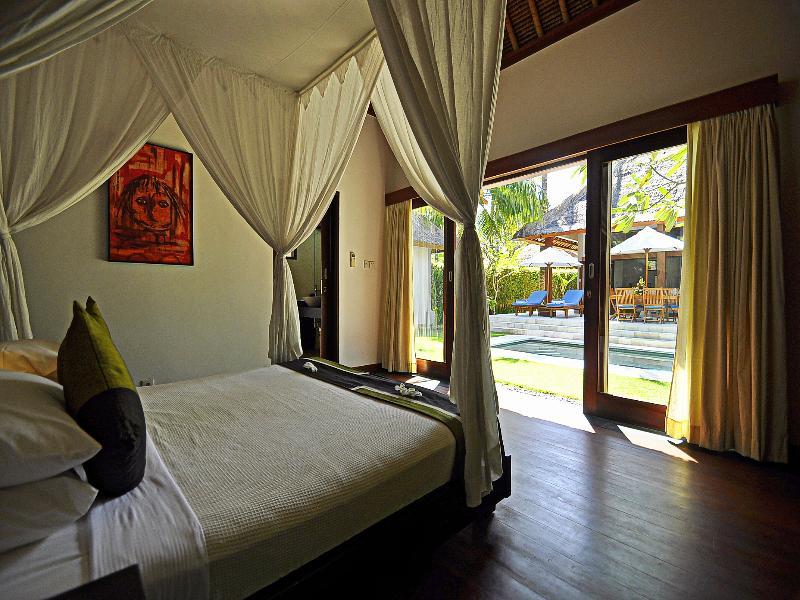 Sasoon 1, 100 Mt To * Candi Dasa (Bali)