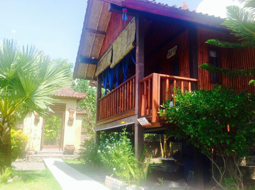 Lily Beach Guest house Amed (Bali)