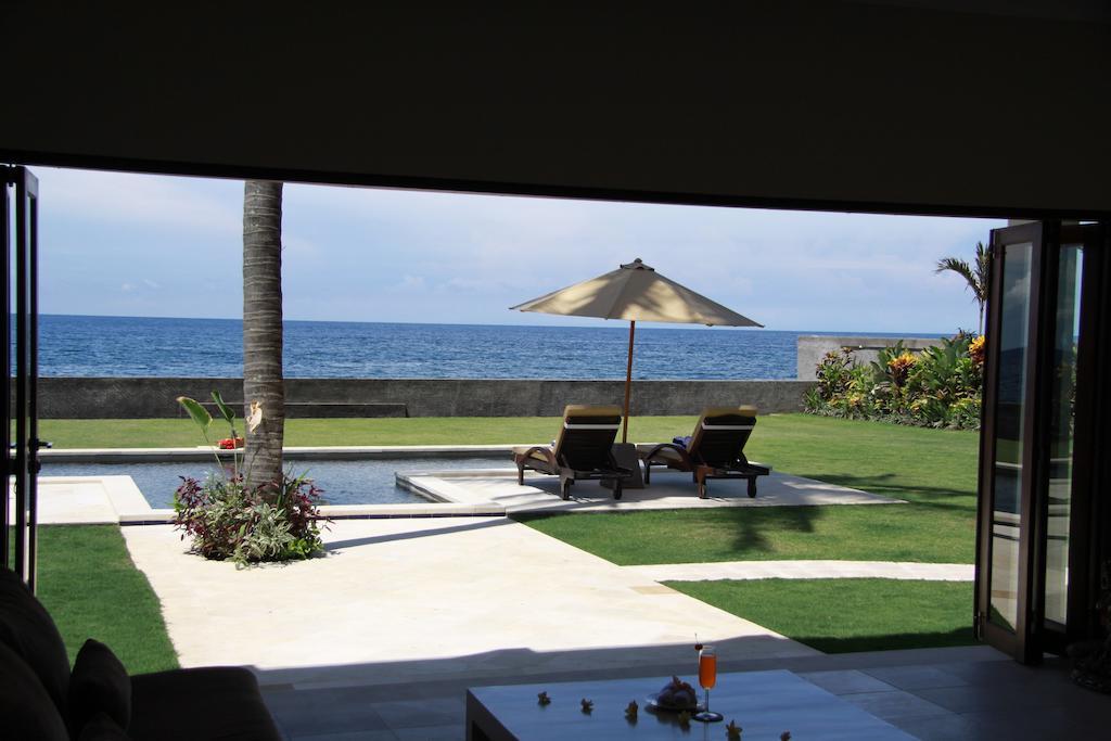 The Front - North Bali Villa Kubutambahan (Bali)