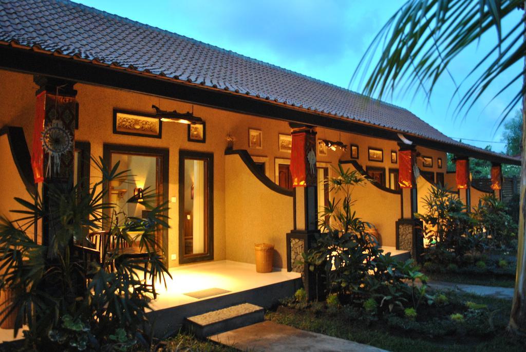 Rahayu Wisma tamu *