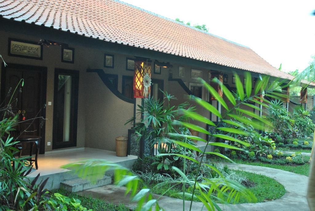 Rahayu Wisma tamu
