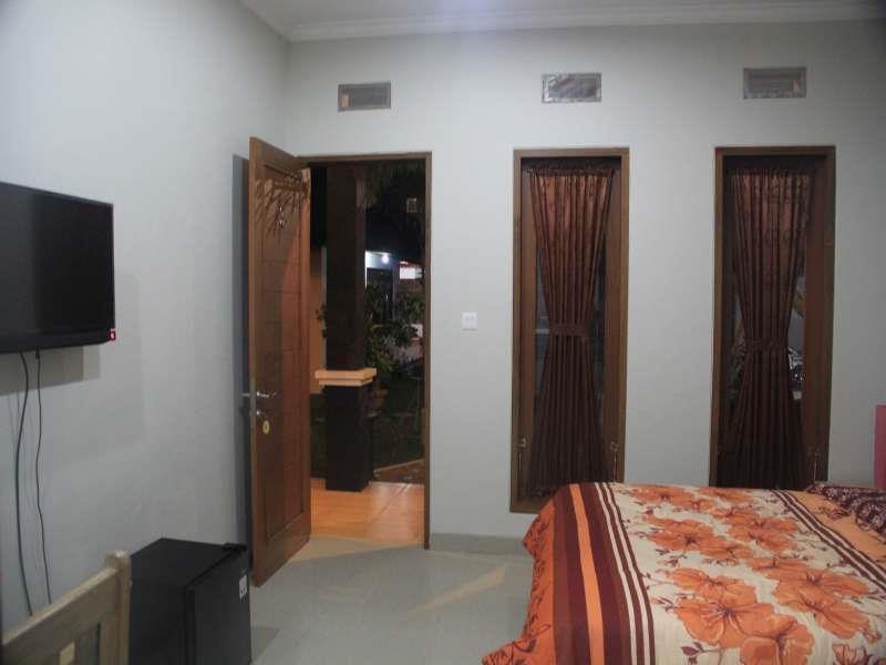 Hostel Nuka Beach *