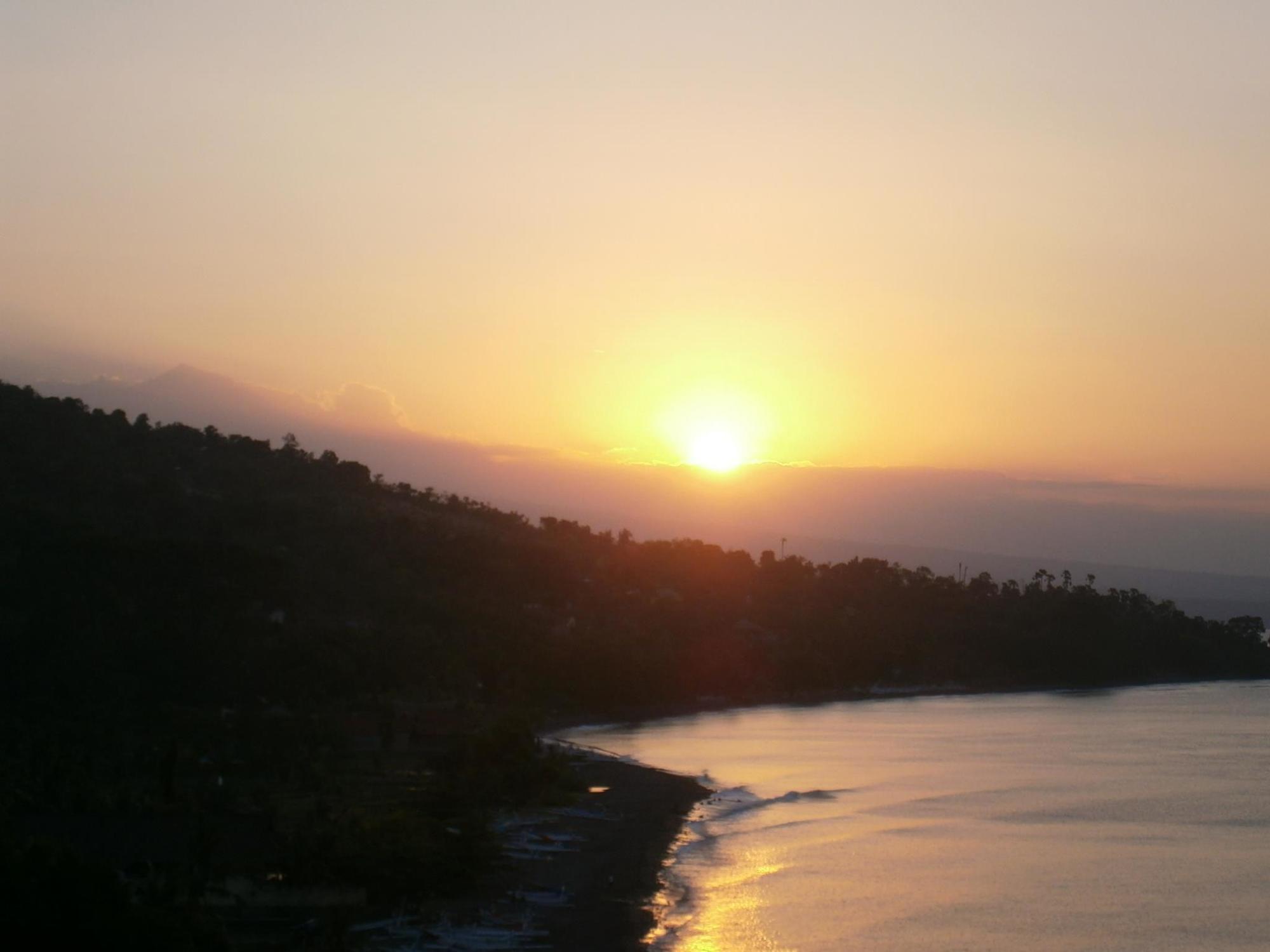 Waenis Sunset View And Restaurant, Amed, Bali