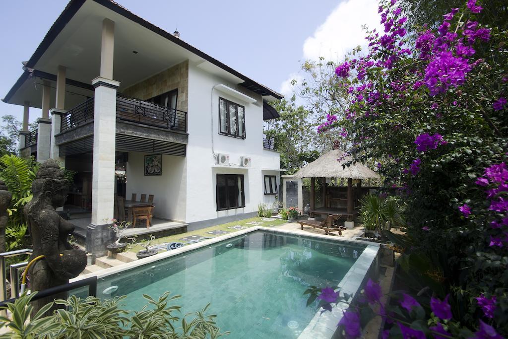 Guest house Padang Padang Surf 3*