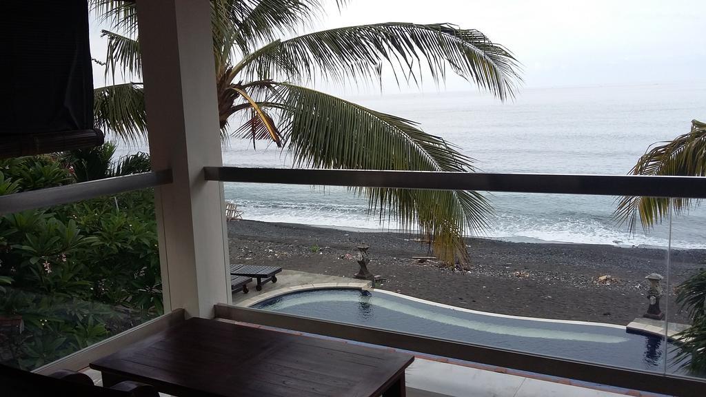 Three Brothers Bobby's Amed (Bali)