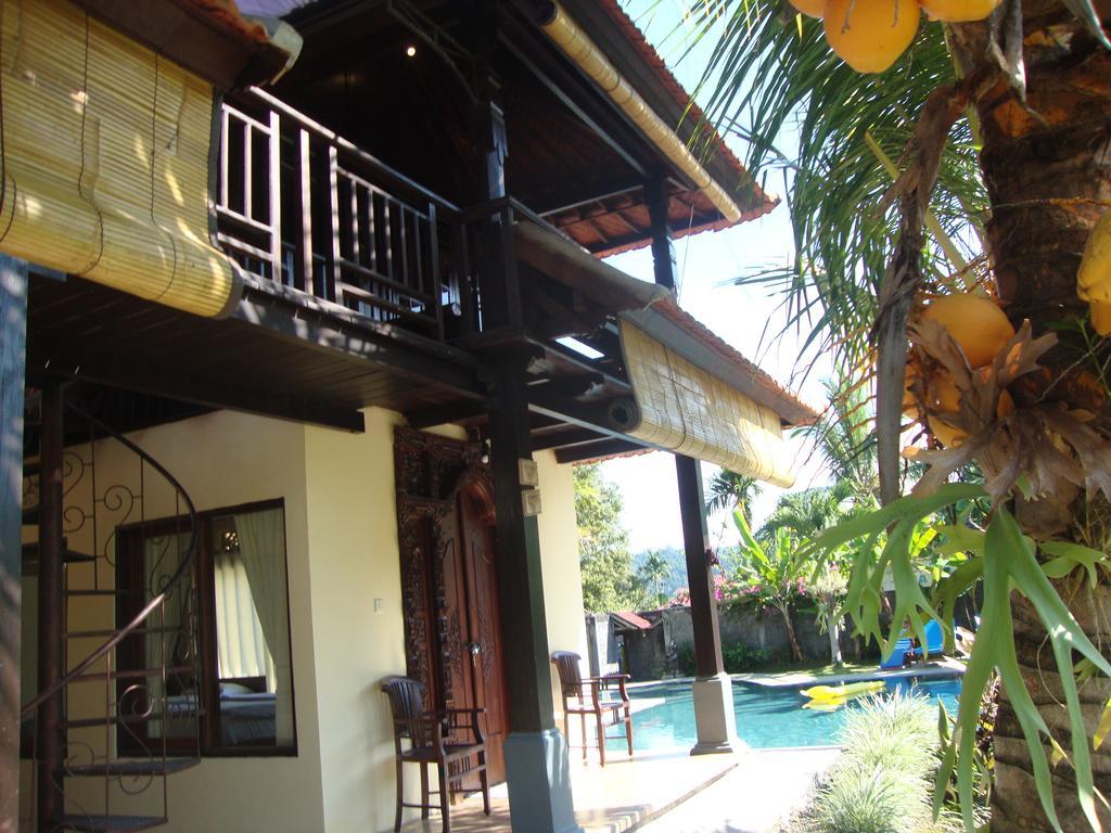 Atres Munduk (Bali)