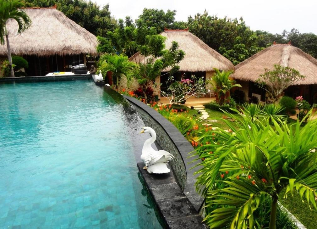 Anjing 3* Nusa Dua (Bali)