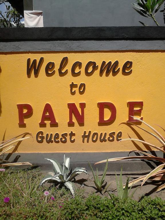 Pande