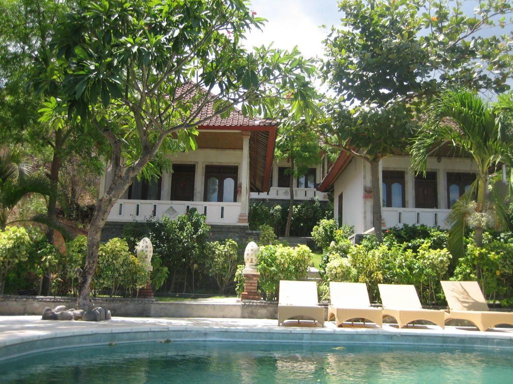 Double One 4* Amed (Bali)