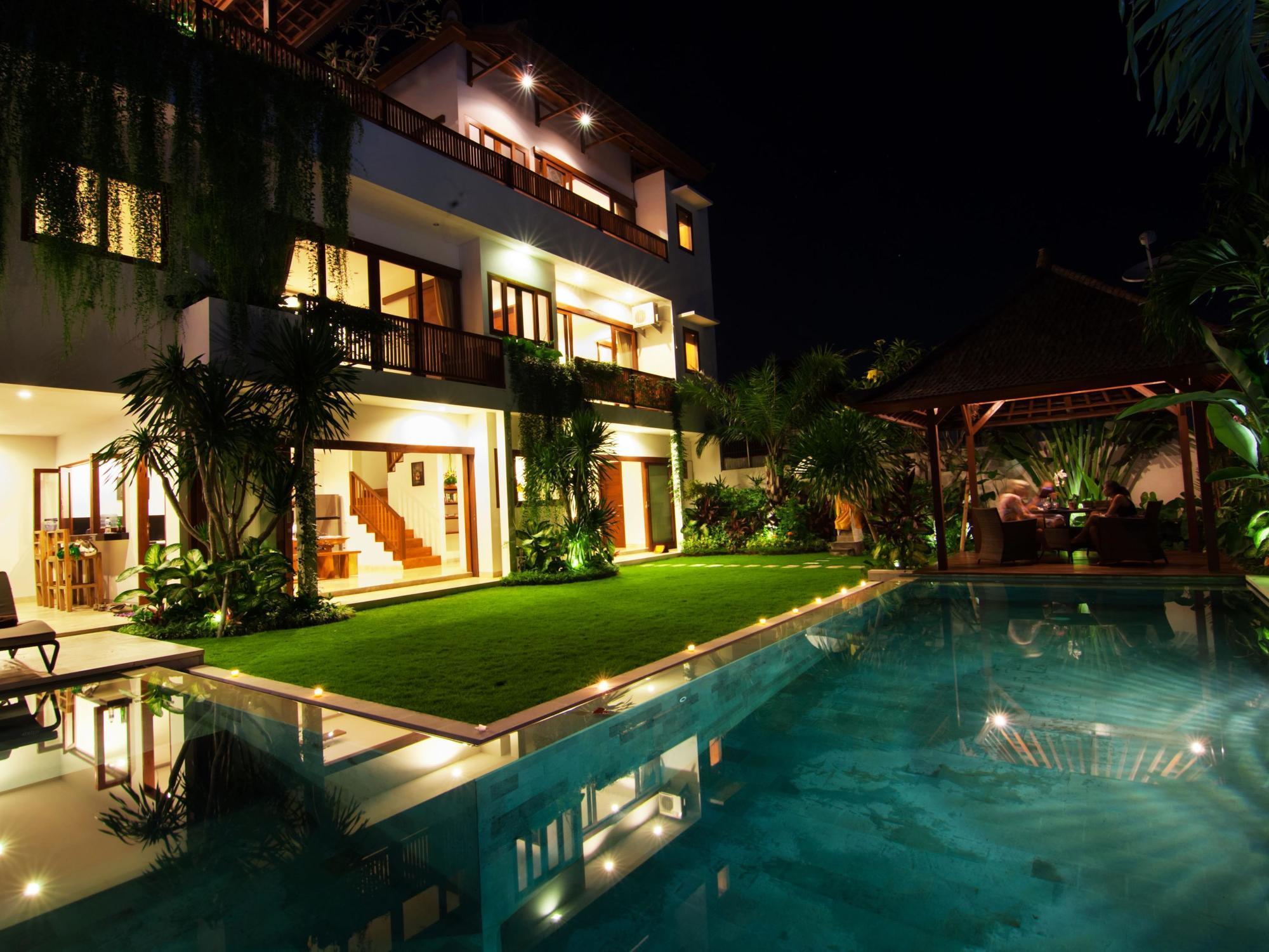 Villa Echo And