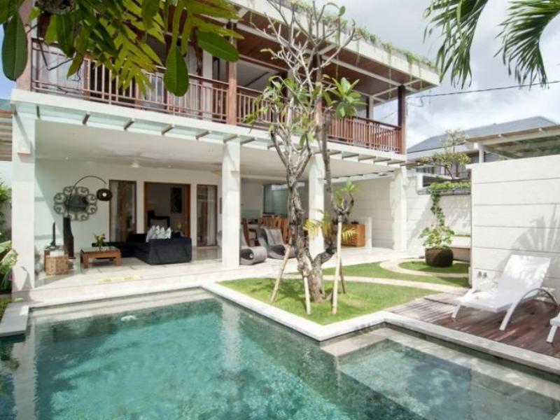 Villa Lumut 3 Bedrooms *