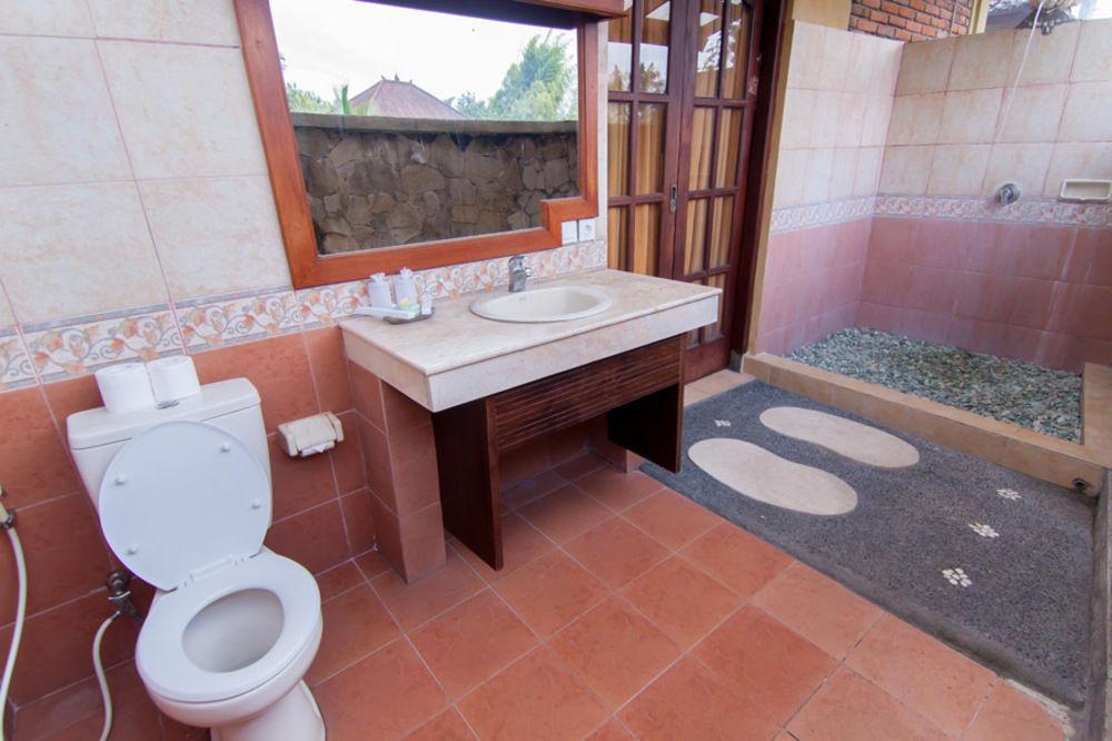 Outpost Coliving Hotel