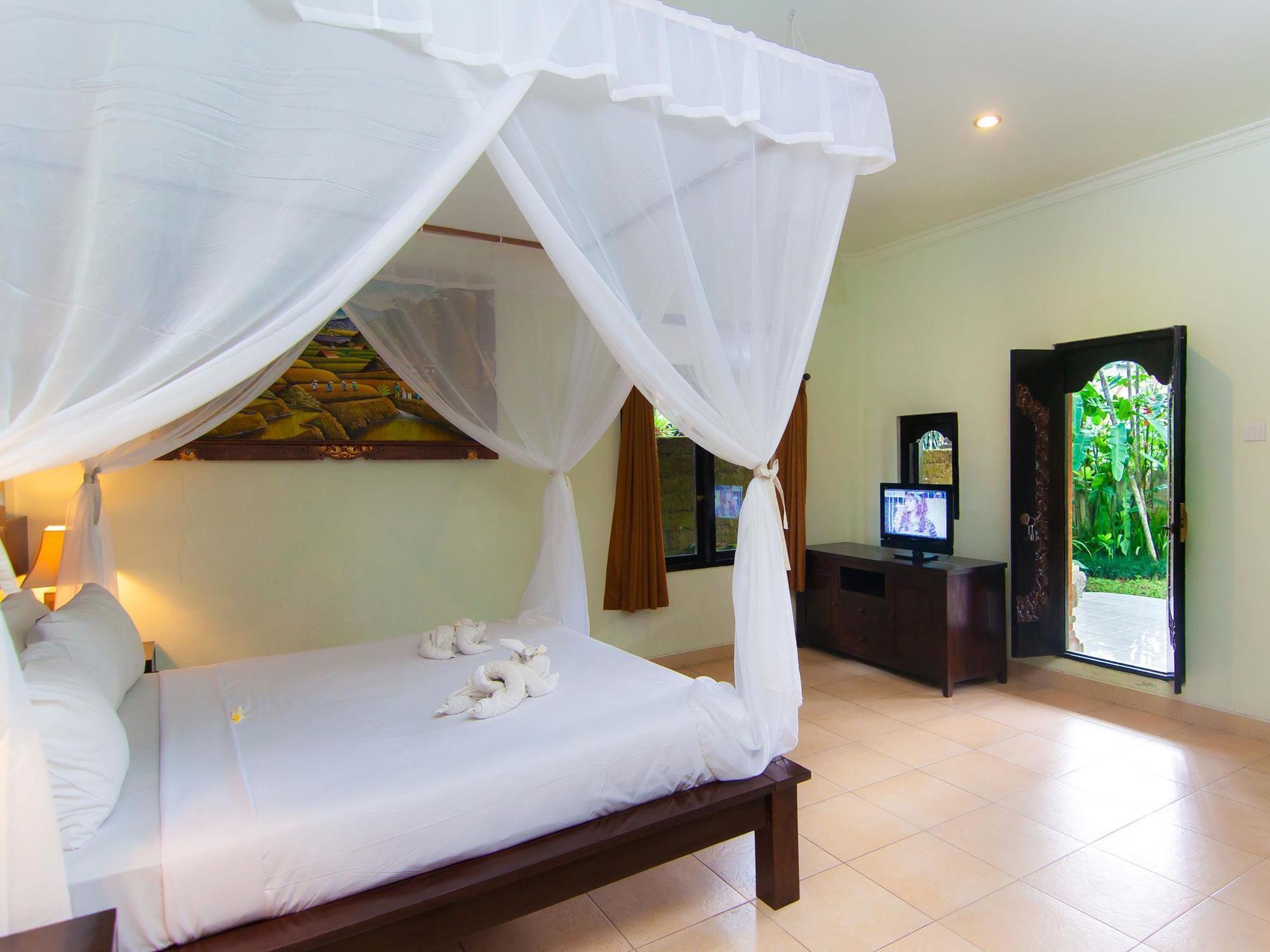 Outpost Coliving Hotel
