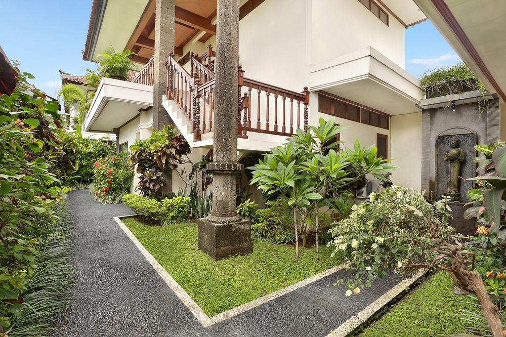 The Batu Belig & Hotel
