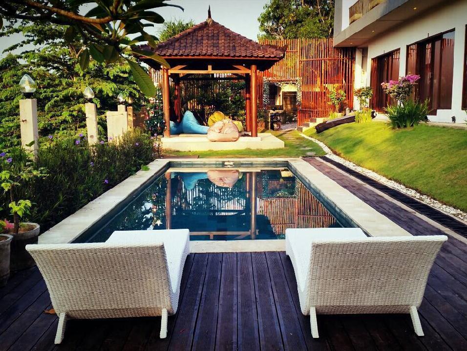 Bombora Surf Camp Guest house Uluwatu (Bali)