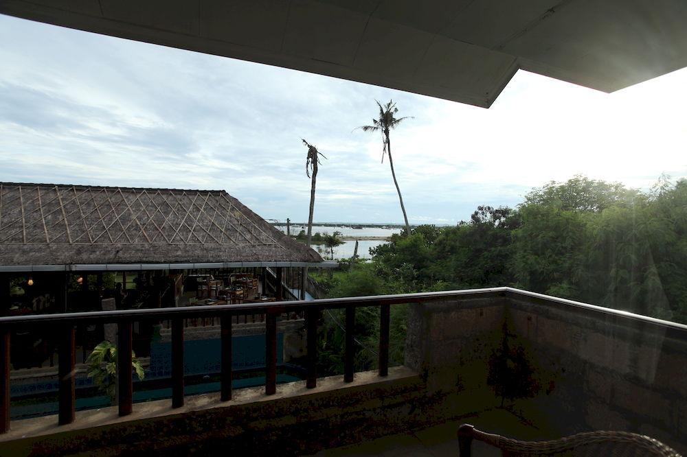Seaview Hotel 3*