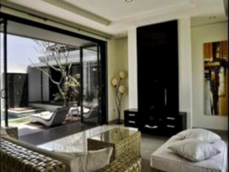 Uma Girasole Villa *