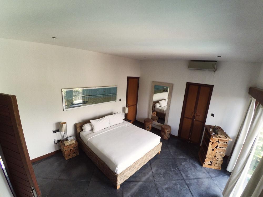 Martine - Fantastic 5br - Perfect Location In Villa *