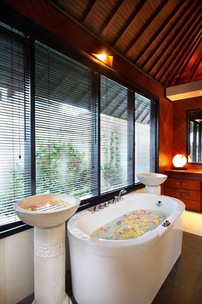Airis Luxury And *