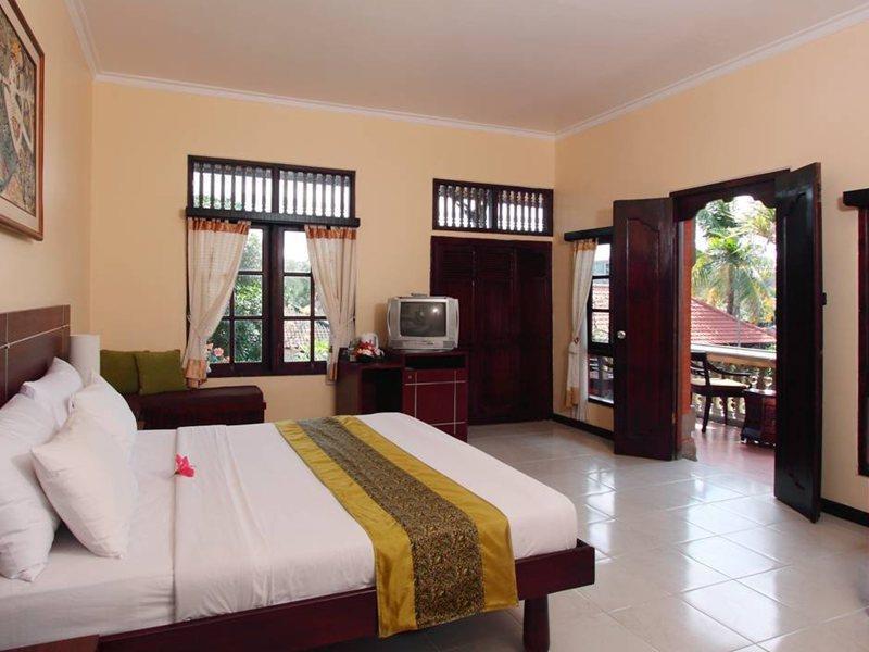 Hotel Adi Dharma 4*