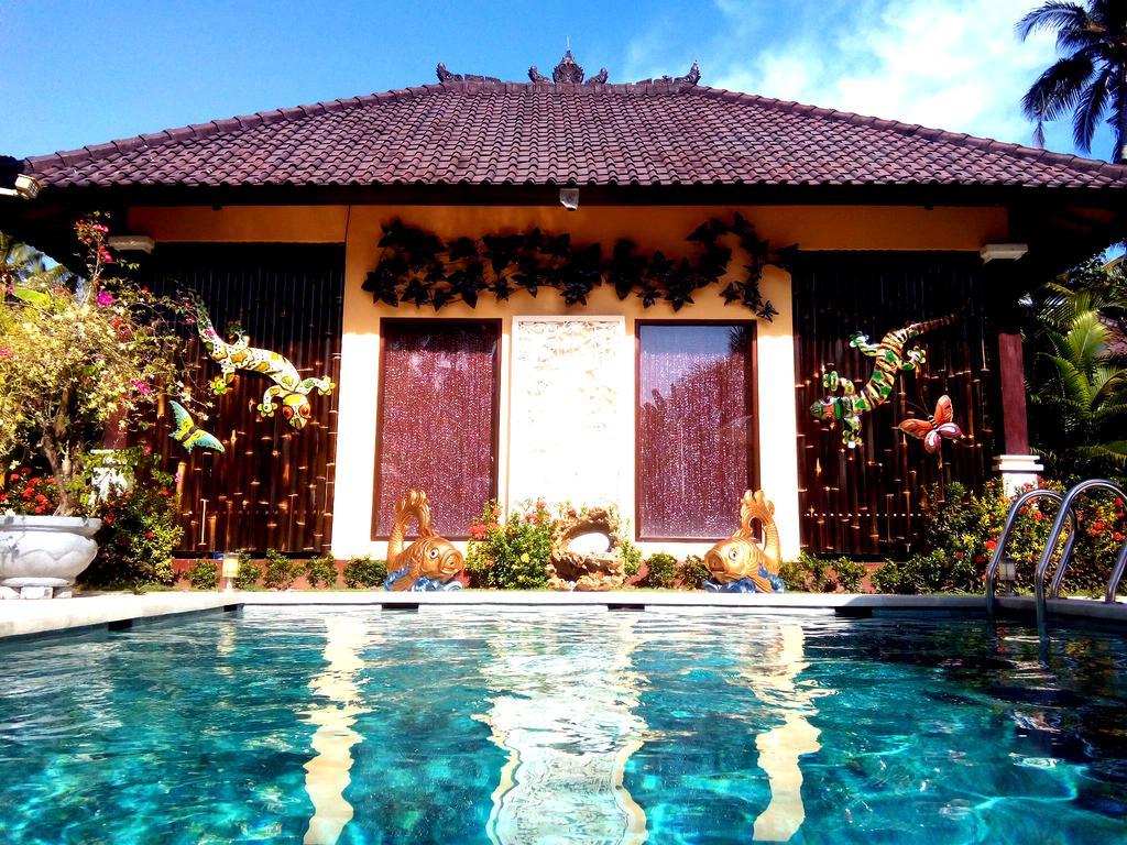 Gusmania Candi Dasa (Bali)