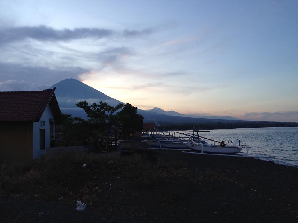Volcano Beach Bungalow