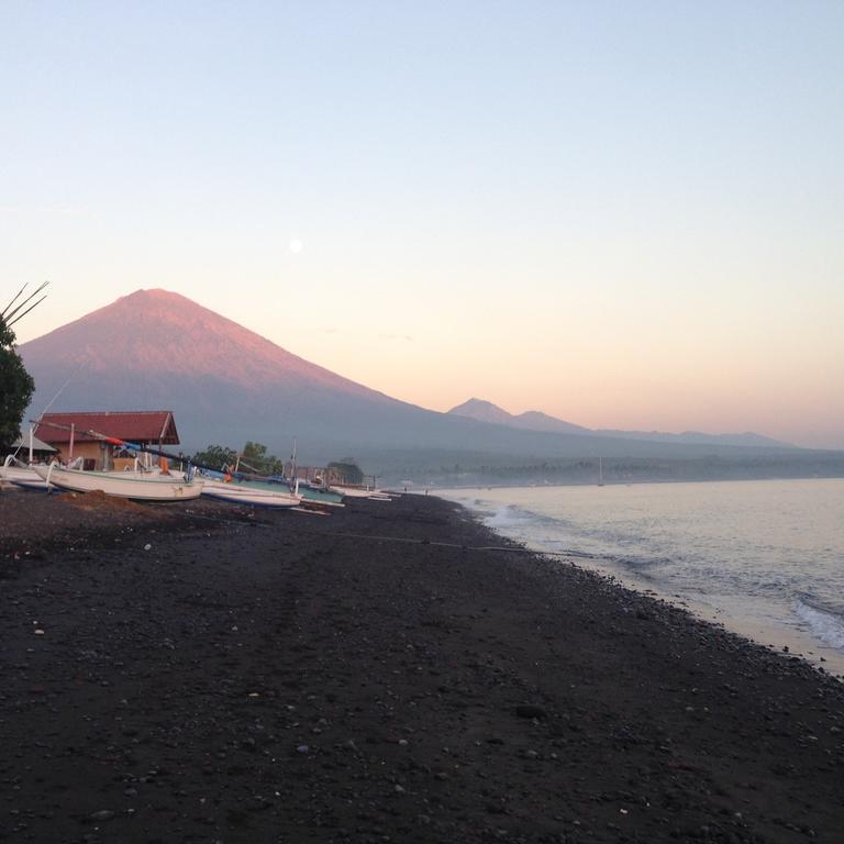 Volcano Beach Bungalow Amed (Bali)