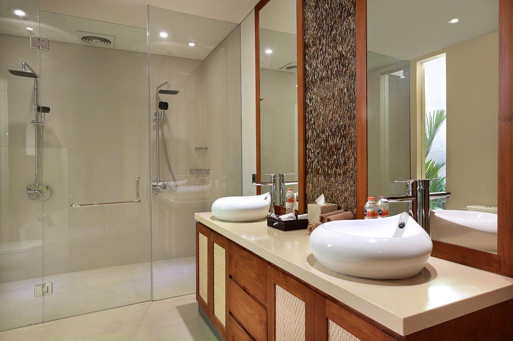 J Deluxe Villa *