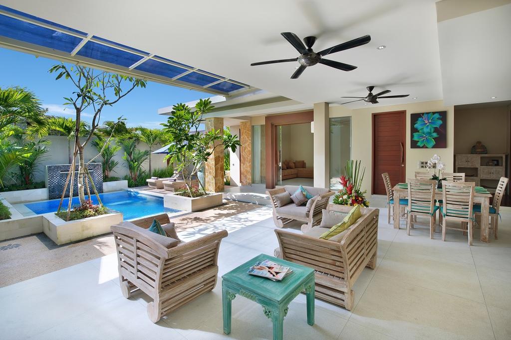 Villa J Deluxe *