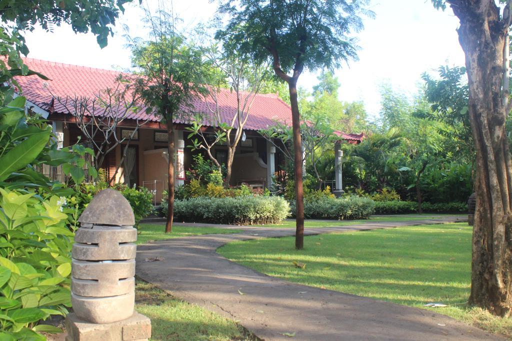 Karning Pemuteran (Bali)