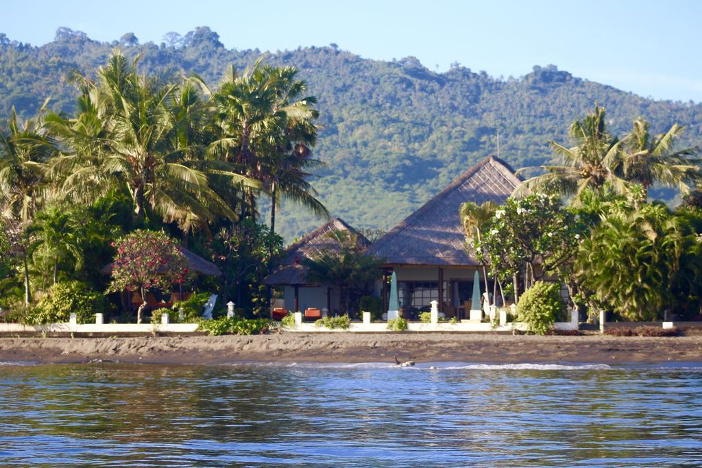 Villa Surgawi Lovina (Bali)