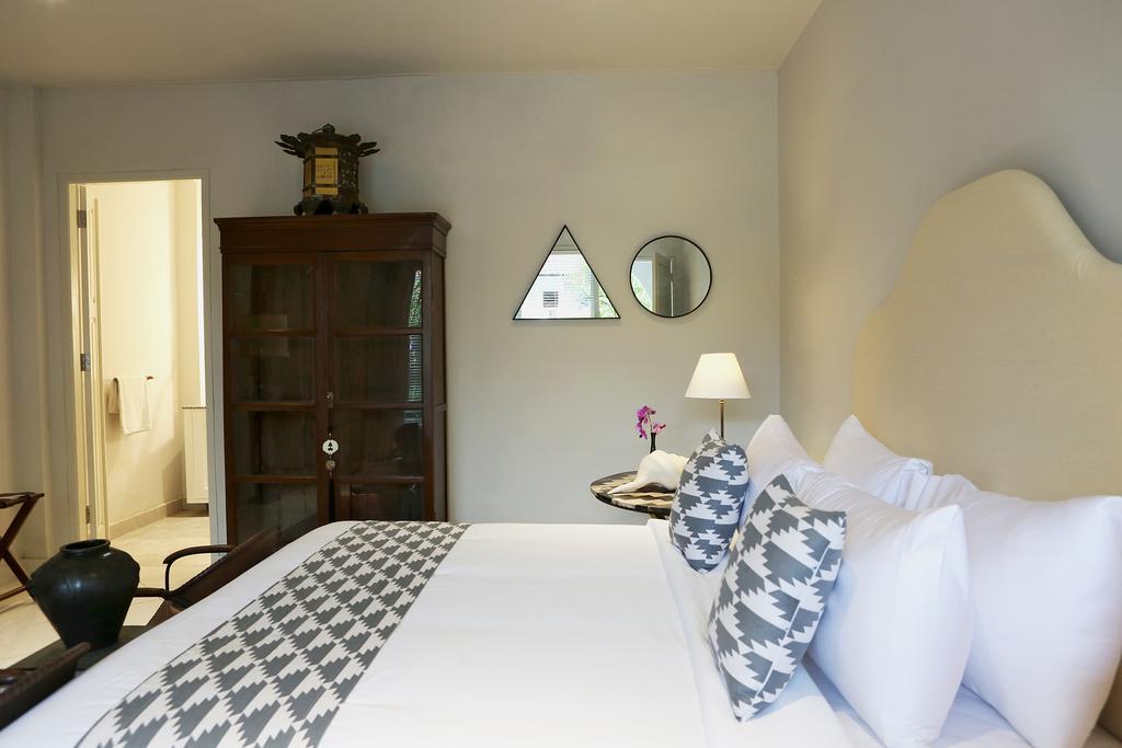 Sweet Room, *